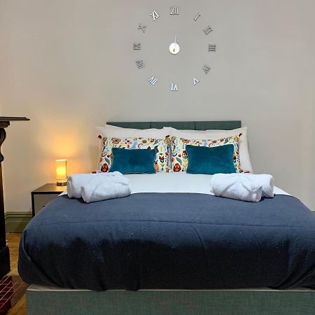 Stamer House By Yourstays, Stylish Quirky House, With 4 Double Bedrooms, Book Now! Stoke-on-Trent Dış mekan fotoğraf