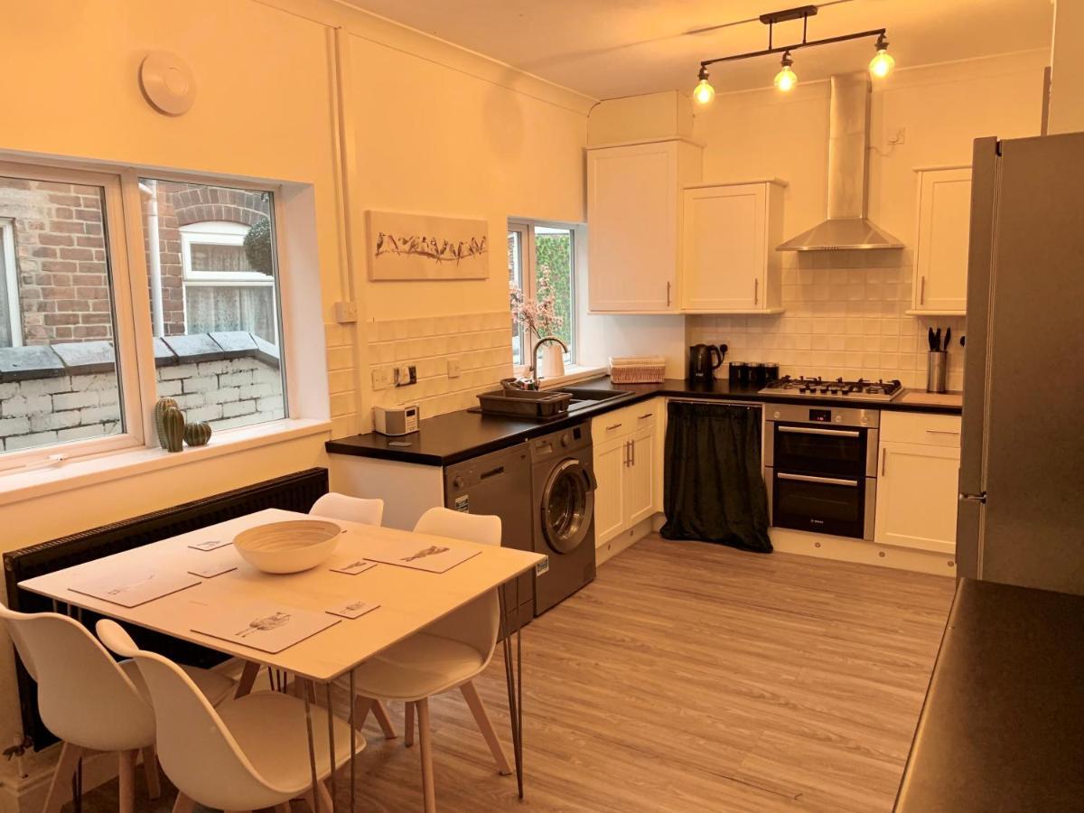 Stamer House By Yourstays, Stylish Quirky House, With 4 Double Bedrooms, Book Now! Stoke-on-Trent Dış mekan fotoğraf
